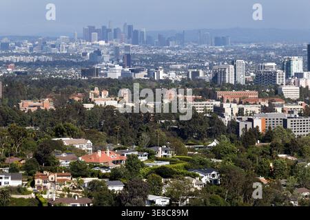 Vue vers le centre-ville de Los Angeles depuis le Getty Center, Californie, États-Unis Banque D'Images