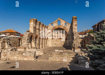 Ancienne basilique Sainte-Sophie ruines dans la ville historique de Nessebar Bulgarie Banque D'Images