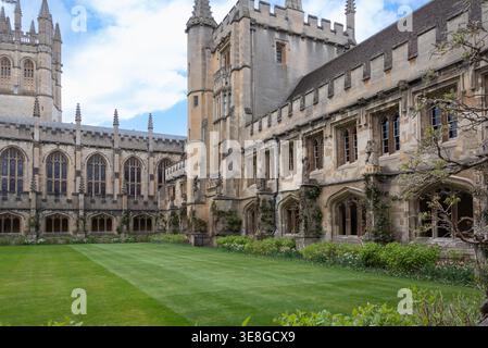 L'architecture est la cour du Magdalen College, Oxford, Royaume-Uni Banque D'Images
