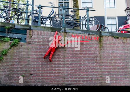 Waterline, réflexion sur la montée des eaux à Amsterdam, pays-Bas Banque D'Images