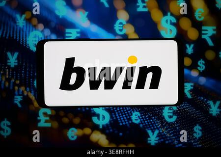 Stuttgart, Allemagne - 04-09-2026 : dans cette illustration photo, le logo de la société de Paris sportifs Bwin.com est affiché sur un smartphone Banque D'Images