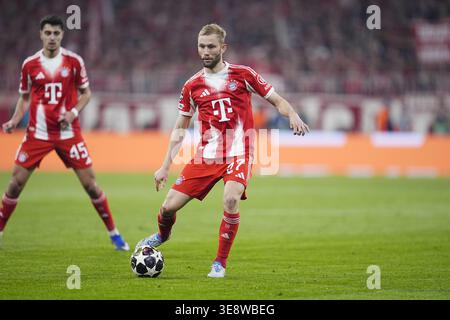 Konrad Laimer du Bayern Munich lors de l'UEFA Champions League, quarts de finale, match de 2e manche entre le FC Bayern Munich et le Real Madrid CF le 15 avril 2026 à l'Allianz Arena de Munich, Allemagne Banque D'Images