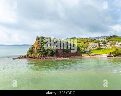 Teignmouth, Royaume-Uni. 16 avril 2026. Une partie de la falaise s’est effondrée au promontoire de Ness à Teignmouth, laissant une « cicatrice » visible et forçant la fermeture du South West Coast Path. Crédit : Thomas Faull/Alamy Live News Banque D'Images