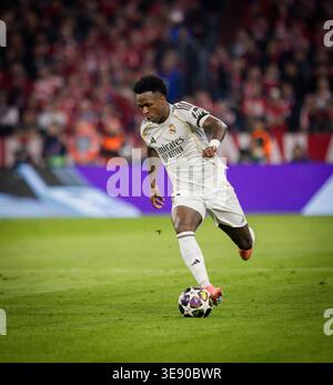 Munich, Allemagne. 15 avril 2026. Vinicius Junior (Madrid) FC Bayern München - Real Madrid 15.04.2026 Copyright (nur für journalistische Zwecke) par : Banque D'Images