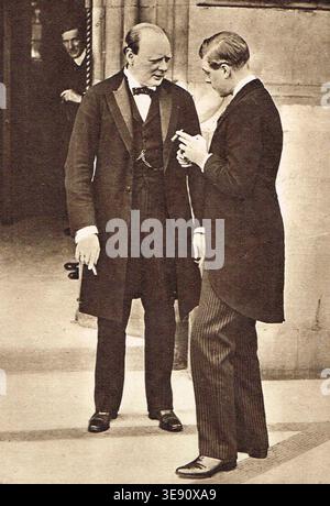 Winston Churchill discutant avec le prince Edward (futur roi Édouard VIII), vers 1919 Banque D'Images