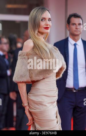 Lido di Venezia, Italie, 29 août 2024 - Angelina jolie assiste au tapis rouge 'Maria' au Festival du film de Venise - crédit : Martina Dal Piano Banque D'Images