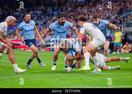 Sydney, Australie. 17 avril 2026. Andrew Kellaway des Waratahs est attaqué lors du match de Super Rugby Pacific Rd 10 2026 entre les Waratahs et Moana Pasifika au stade Allianz le 17 avril 2023 à Sydney, Australie crédit : IOIO IMAGES/Alamy Live News Banque D'Images