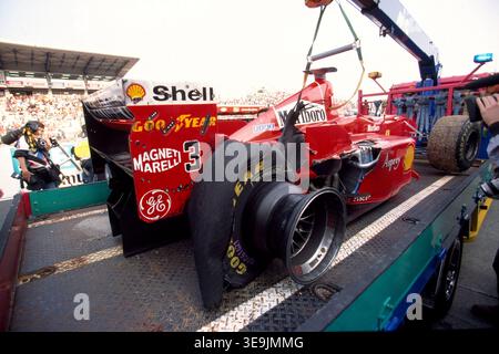 1998 - Michael Schumacher - Ferrari F300 - F1 Grand Prix du Japon - Suzuka - original Hasselblad Slide Scan Banque D'Images
