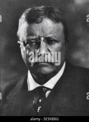 Theodore Roosevelt (1858-1919) fut le 26e président des États-Unis de 1901 à 1909. Le tirage photographique historique documente un portrait présidentiel conservé à la Bibliothèque du Congrès. Banque D'Images