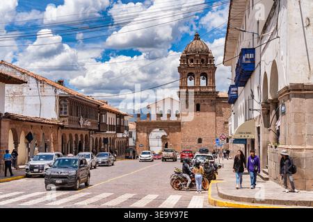Cusco, Pérou - 22 mars 2025 : vue avec l'église catholique Basilique Menor de la Merced dans le centre de Cusco Banque D'Images