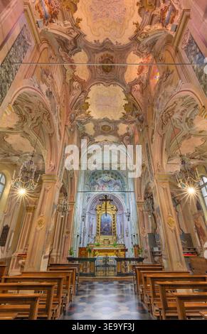 VERCELLI, ITALIE - 16 JANVIER 2026 : la nef de l'église Chiesa di San Giuliano par artiste inconnu Banque D'Images