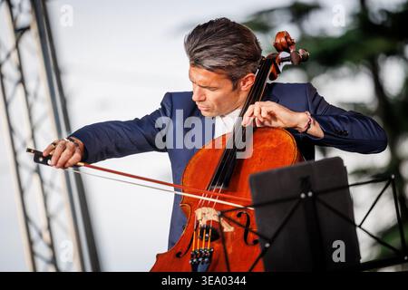 L'Isle-Adam (Nord de la France), 4 juillet 2025 : concert du violoncelliste Gautier Capuçon dans le cadre du festival « un été en France » Banque D'Images