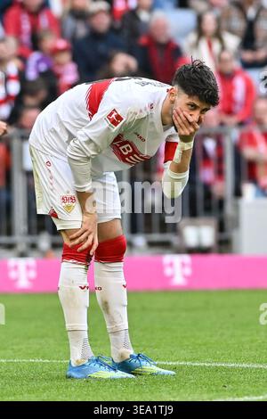 MUNICH, ALLEMAGNE - 19. AVRIL : ATAKAN KARAZOR (VFB STUTTGART 16) lors du match de Bundesliga opposant le FC Bayern Munich vs VFB Stuttgart au match 30 à Allianz Arena / DFL LA RÉGLEMENTATION INTERDIT TOUTE UTILISATION DE PHOTOGRAPHIES COMME SÉQUENCES D'IMAGES ET/OU QUASI-VIDÉO Banque D'Images