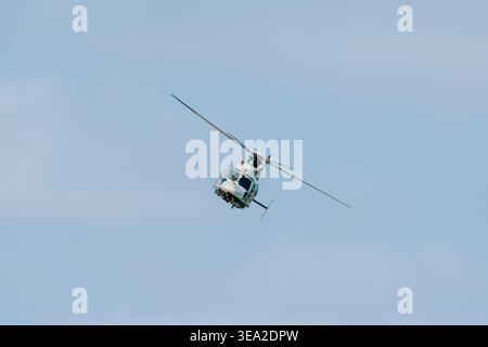 GIJON, ESPAGNE - 27 JUILLET 2025 : un hélicoptère Eurocopter AS365 Dauphin lors du salon Gijon Air Banque D'Images