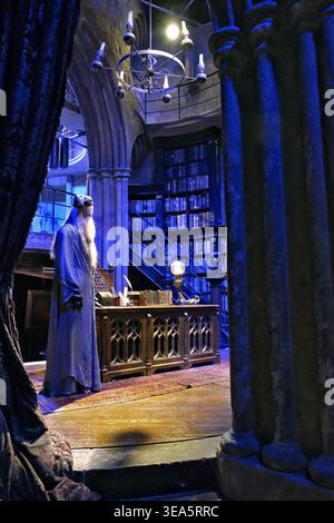 Sur le plateau de The Magical Office of Albus Dumbledore : Warner Bros Studio Tour, Studio Tour Dr, Leavesden, Watford WD25 7LR Royaume-Uni Banque D'Images