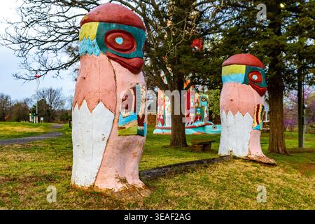 Foyil, Oklahoma, États-Unis - 10 mars 2026 : site historique Ed Galloway Totem Pole Park près de Foyil Oklahoma Banque D'Images