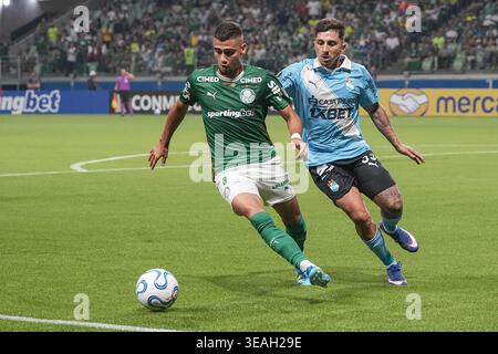 Sao Paulo, Brésil 16 04, 2026 match de football entre Palmeiras (Brésil) et Sporting cristal (Pérou) lors de la 2ème manche du CONMEBOL Libertadores Banque D'Images