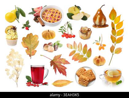 Collage d'ambiance d'automne avec des desserts de saison et des feuilles sur fond blanc Banque D'Images