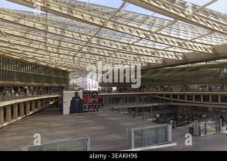 Westfield Forum des Halles avec toit en canopée, centre commercial moderne, Paris, France Banque D'Images