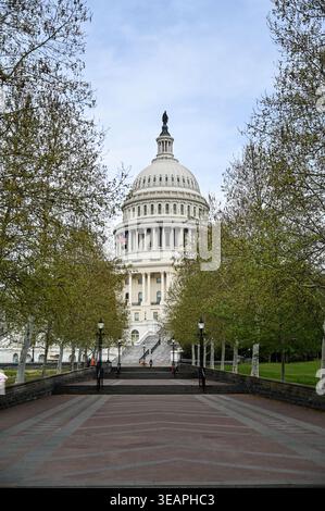 Washington, États-Unis. 23 avril 2026. Le Capitole des États-Unis est le bâtiment qui sert de siège au Congrès, la branche législative des États-Unis à Washington DC, capitale des États-Unis, États-Unis, le 15 avril 2026. Photo de Tomas Stevens/ABACAPRESS.COM crédit : Abaca Press/Alamy Live News Banque D'Images