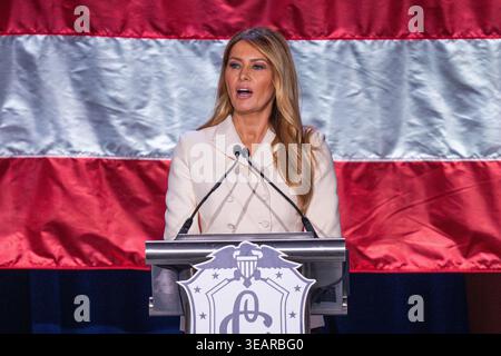 Washington, États-Unis. 23 avril 2026. La première dame Melania Trump prononce un discours lors du 113e déjeuner annuel de la première dame à Washington, DC, le 23 avril 2026. Photo de Aaron Schwartz/UPI crédit : UPI/Alamy Live News Banque D'Images