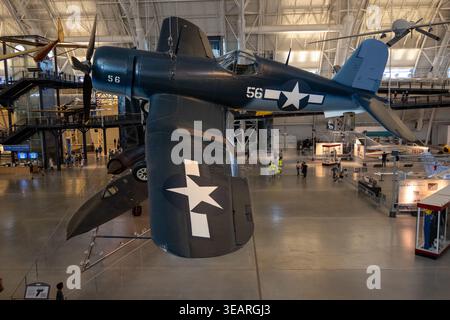 Chantilly, va - 06 juin 24 : vue de l'exposition SR-71 Blackbird avec des visiteurs à l'intérieur du Steven F. Udvar-Hazy Center, Chantilly, Virginie, États-Unis. Banque D'Images