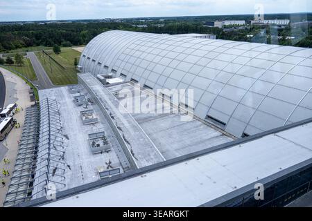 Chantilly, va - 06 juin 24 : vue extérieure du toit du hangar Steven F. Udvar-Hazy Center à Chantilly, Virginie, États-Unis. Banque D'Images