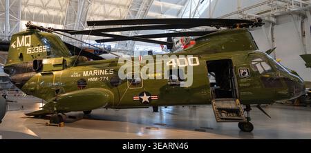 Chantilly, va - 06 juin 24 : hélicoptère d'attaque exposé dans la galerie de l'aviation au Steven F. Udvar-Hazy Center à Chantilly, Virginie, États-Unis. Banque D'Images