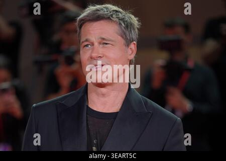 Lido di Venezia, Italie, 1er septembre 2024 - Brad Pitt assiste au tapis rouge "Wolfs" au Festival du film de Venise - crédit : Martina Dal Piano Banque D'Images