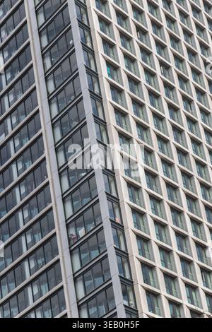 Façade d'un nouvel appartement de grande hauteur de développement dans l'éléphant et le château, Londres, Royaume-Uni Banque D'Images