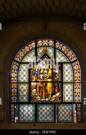 Vitrail, intérieur de la Cathédrale catholique Saint Louis à Fort-de-France, Martinique, Îles du vent, Île des Caraïbes en décembre Banque D'Images
