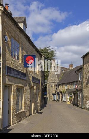 Maisons, Church Street, Cotswold Stone, Stow-on-the-Wold, les Cotswolds, Angleterre, Grande-Bretagne Banque D'Images