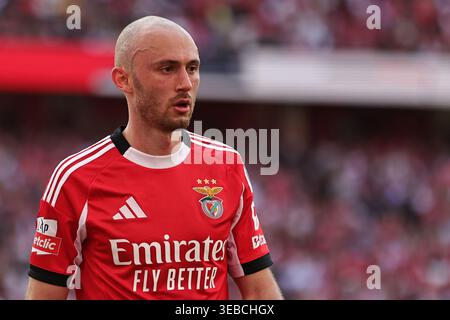 Lisbonne, Portugal. 25 avril 2026. Frederik Aursnes de SL Benfica lors du match de Liga Portugal Betclic entre SL Benfica et Moreirense FC a joué au Sport Lisboa e Benfica Stadium le 25 avril 2026 à Lisbonne, Portugal. (Photo de Pedro Reis/PRESSINPHOTO) crédit : AGENCE SPORTIVE PRESSINPHOTO/Alamy Live News Banque D'Images