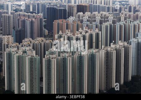 Hong Kong, Chine. 27 avril 2026. Une vue aérienne de Hong Kong photographiée le premier jour d'une mission belge en Chine, à Hong Kong, le lundi 27 avril 2026. Du 27 avril au 1er mai, une délégation belge voyage en Chine. BELGA PHOTO NICOLAS MAETERLINCK crédit : Belga News Agency/Alamy Live News Banque D'Images