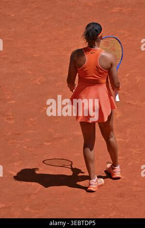 Naomi Osaka du Japon contre Aryna Sabalenka de Biélorussie lors de leur match en simple féminin le huitième jour du Mutua Madrid Open à la Caja Magica on Banque D'Images