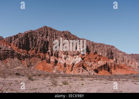 Red Rock Cliffs dans le paysage du désert Banque D'Images