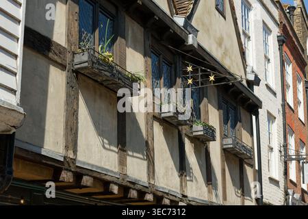 Une maison sur la High Street de Rochester, Royaume-Uni. La ville de Rochester dans le Kent, Angleterre, Royaume-Uni Banque D'Images
