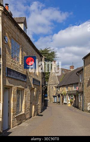 Maisons, Church Street, Cotswold Stone, Stow-on-the-Wold, les Cotswolds, Angleterre, Grande-Bretagne Banque D'Images