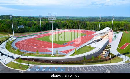 Athens, GA - 17 avril 2026 : vue aérienne inclinée par drone du complexe d'athlétisme UGA, dédié en 2026, à l'Université de Géorgie à Athènes, G. Banque D'Images