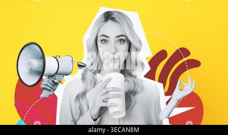 Jeune femme aime boire de la Coupe jaune sur fond jaune lumineux avec des éléments ludiques Banque D'Images