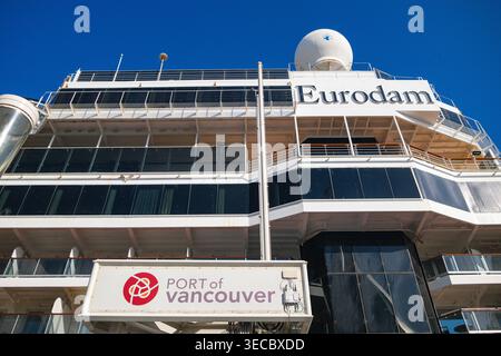 Un navire de croisière Holland America Line Eurodam a accosté au terminal des navires de croisière Canada place à Coal Harbour, Vancouver, C.-B. Banque D'Images