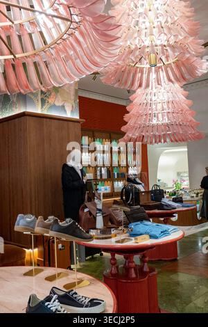 Printemps New York est un luxueux grand magasin français situé au 1 Wall Street dans le quartier financier de Manhattan, New York City, USA 2026 Banque D'Images