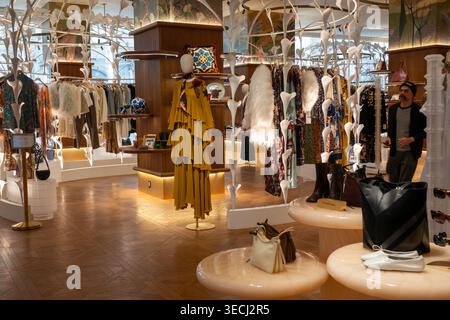 Printemps New York est un luxueux grand magasin français situé au 1 Wall Street dans le quartier financier de Manhattan, New York City, USA 2026 Banque D'Images