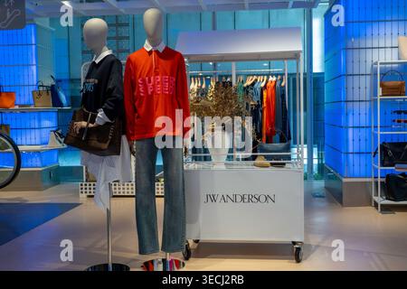 Printemps New York est un luxueux grand magasin français situé au 1 Wall Street dans le quartier financier de Manhattan, New York City, USA 2026 Banque D'Images