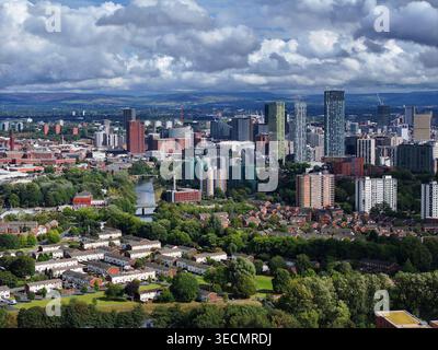 Vue aérienne du centre-ville de Manchester par drone Banque D'Images