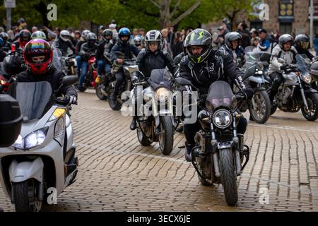 Sofia, Bulgarie - mai 02, 2026 : les motards se rassemblent et roulent dans les rues de Sofia lors de l'ouverture officielle de la saison moto 2026, Banque D'Images