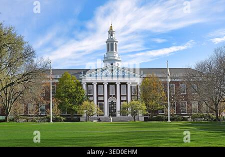 Harvard University Business School, Baker Library, portique classique Banque D'Images