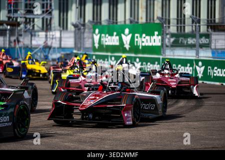 21 DE VRIES Nyck (nld), Mahindra Racing, Mahindra M12Electro, action lors de l'ePrix de Berlin, 7ème et 8ème manche du Championnat du monde ABB FIA Formula E 2025-26, sur le Tempelhof Airport Street circuit du 1er au 3 mai 2026 à Berlin, Allemagne - photo Fabrizio Boldoni / DPPI Banque D'Images