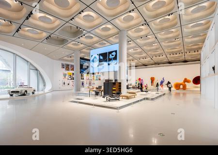 Exposition du musée intérieur de Shenzhen Bay culture Square avec collection de design. Architecture design par MAD Architects. Banque D'Images