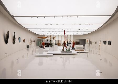 Exposition du musée intérieur de Shenzhen Bay culture Square avec collection de design. Architecture design par MAD Architects. Banque D'Images